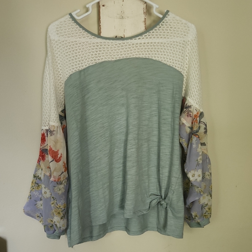 Umgee White and Blue/Green 3/4 Sleeve Tie Front Blouse